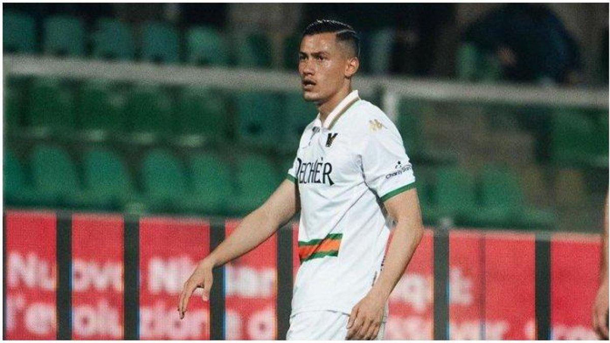 Pemain Timnas Indonesia Jay Idzes saat berseragam klub Venezia FC. Kini buka suara usai dikabarkan akan berlabuh ke Inter Milan.