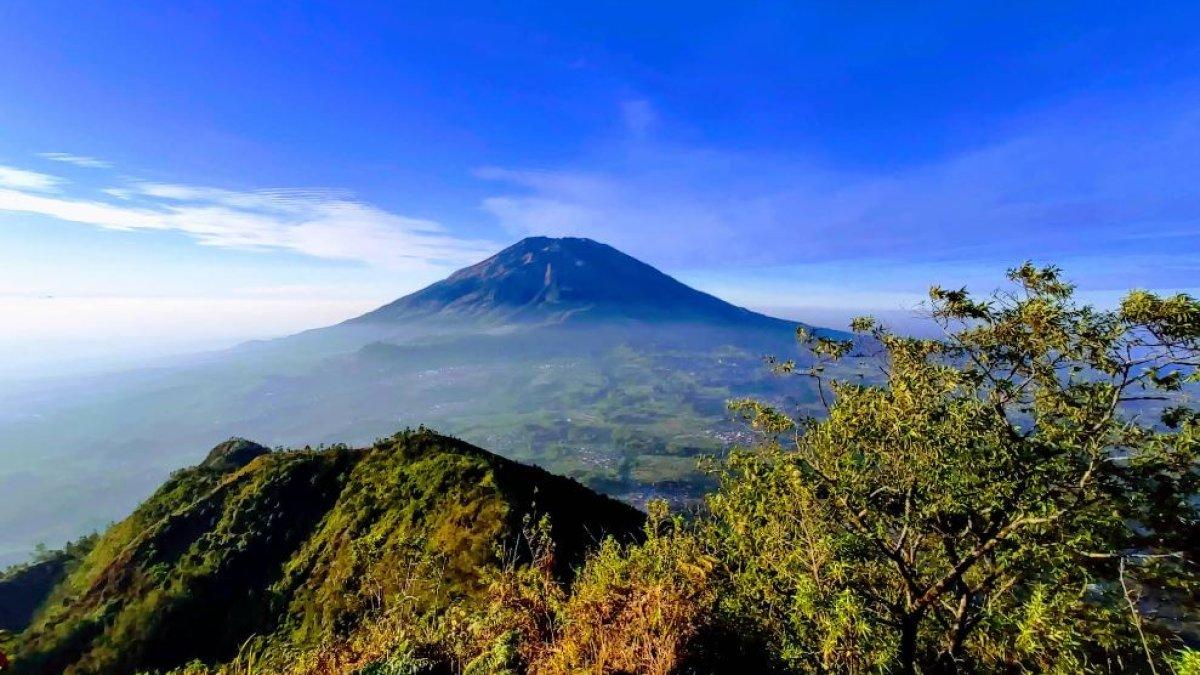Pemandangan dari Gunung Telomoyo