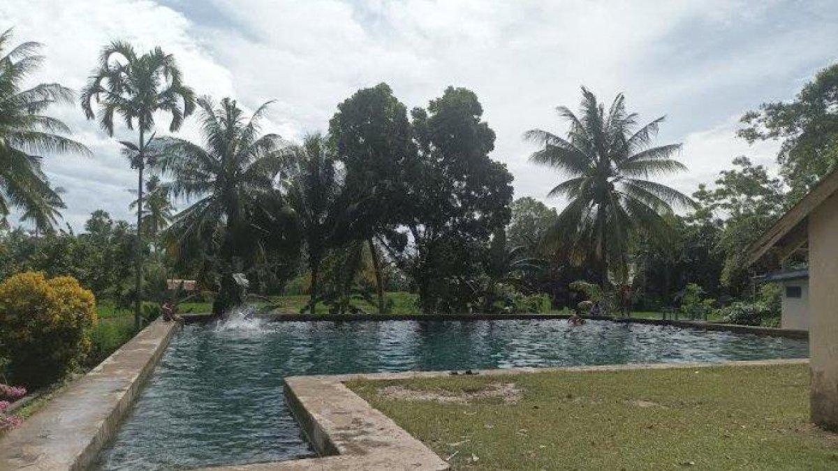 Pemandian alam Taretta di Kelurahan Mampotu, Kecamatan Amali, Kabupaten Bone, Sulawesi Selatan.