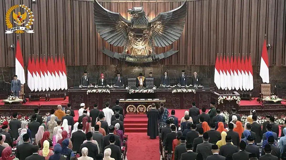 Pembacaan sumpah dan janji anggota DPR periode 2024-2029, Selasa (1/10/2024).