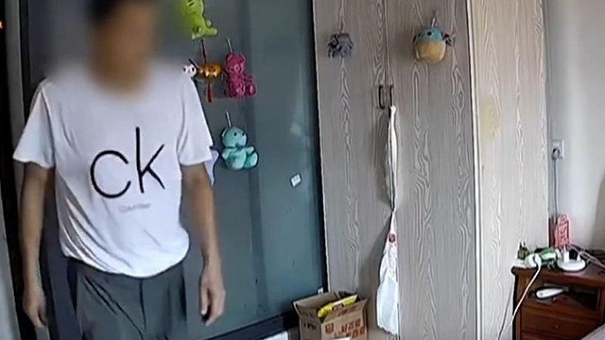 Pemilik rumah tiba-tiba masuki kamar Tieu Le