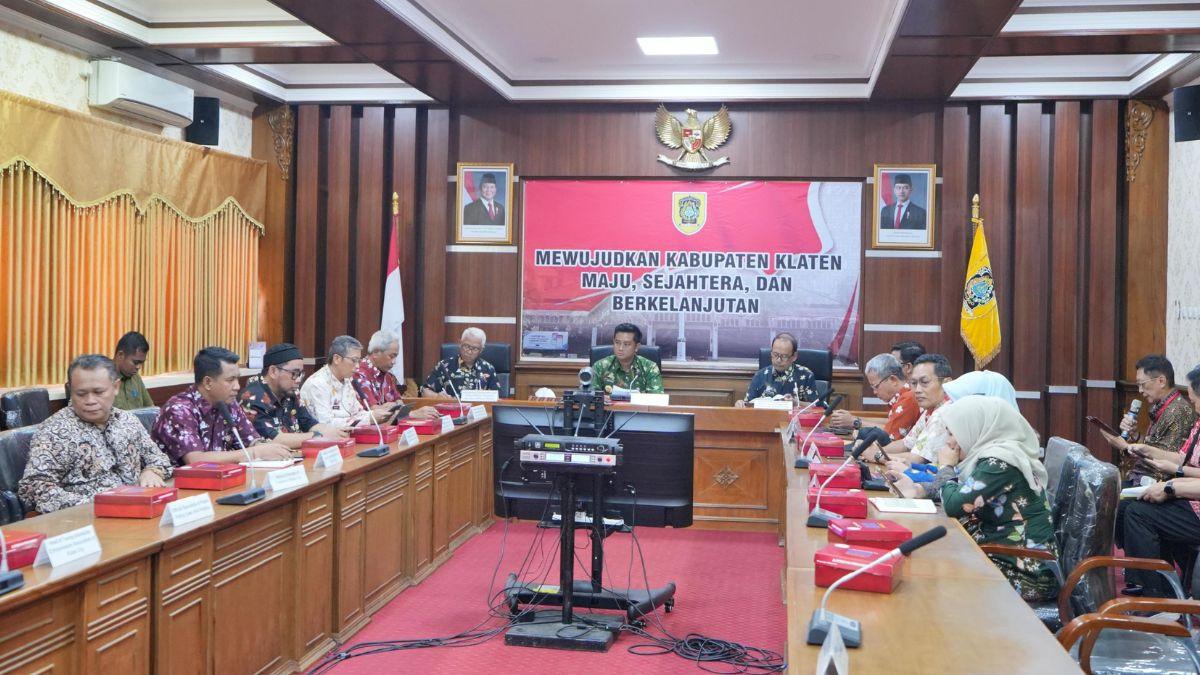 SISTER CITY KLATEN - Pemerintah Kabupaten (Pemkab) Klaten bersama Pemerintah Nanjing, Kota Adminitrasi Zhangzhou, Provinsi Fujian, Tiongkok menggelar pertemuan virtual, Selasa (22/7/2025) pagi waktu Indonesia.