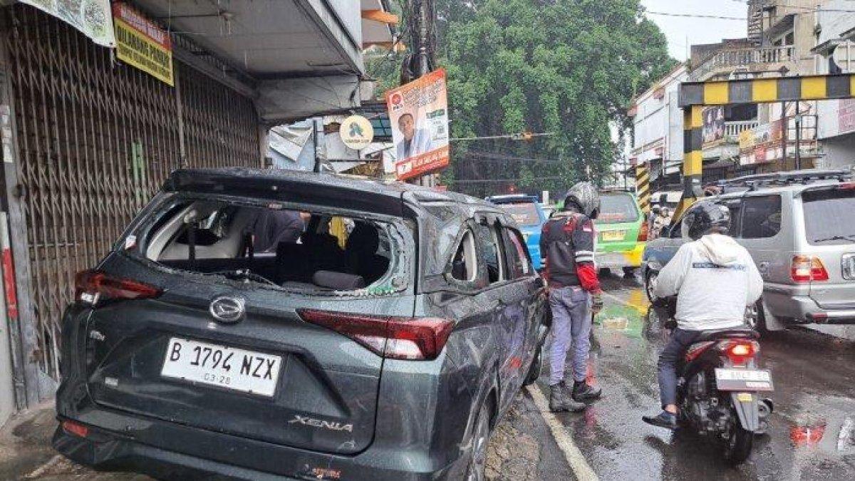 Penampakan mobil perampok di kawasan Simpang Empang, Kota Bogor, Sabtu (3/2/2024).