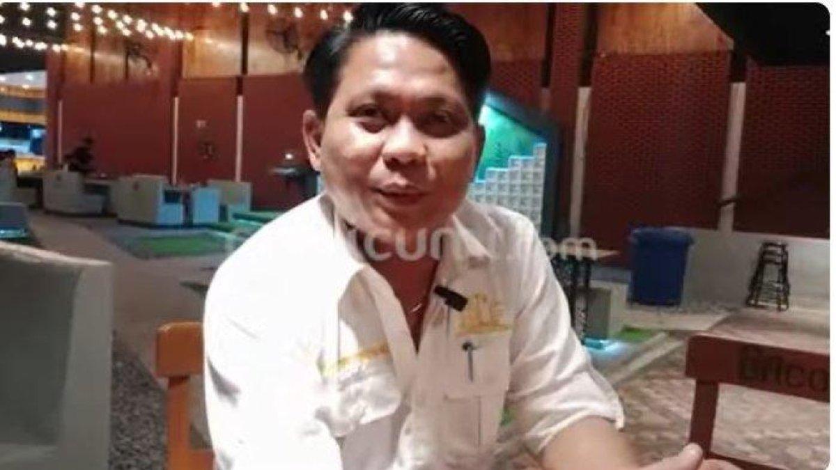 Pengacara membongkar perjalanan cinta Andika Kangen Band dengan dokter asal Lampung.