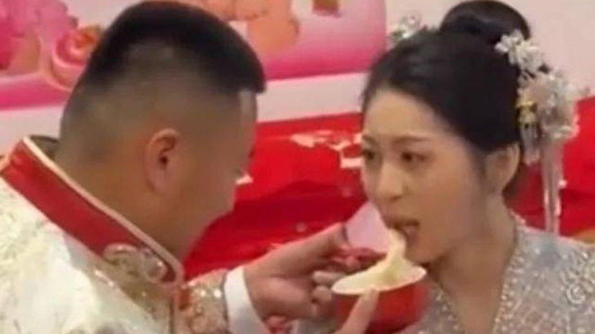 Pengantin di China viral, uang mahar diganti 10 kali lipat oleh mertua.