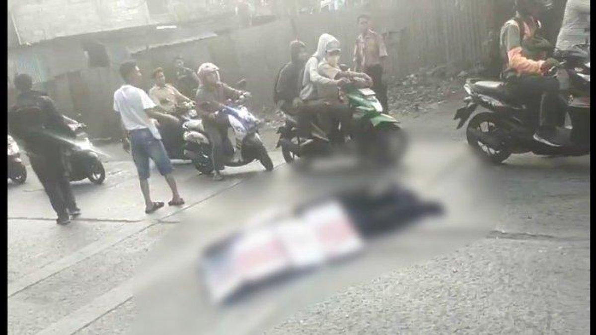 Seorang pria pengendara motor tewas terlindas truk trailer di Jalan Raya Tugu, Cilincing, Jakarta Utara, Rabu (13/9/2023) kemarin.