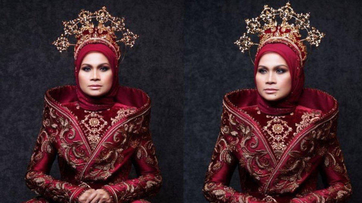 Pengusaha tajir bikin gaun mewah dari 83.900 berlian Swarovski, habiskan Rp830 jutaan