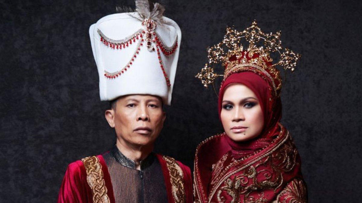 Pengusaha tajir bikin gaun mewah dari 83.900 berlian Swarovski, habiskan Rp830 jutaan