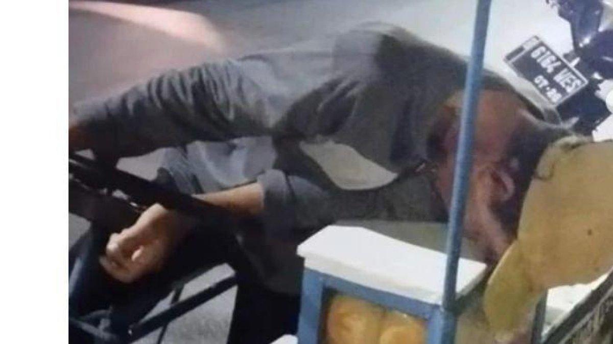 Penjual es keliling meninggal dunia di atas sepeda