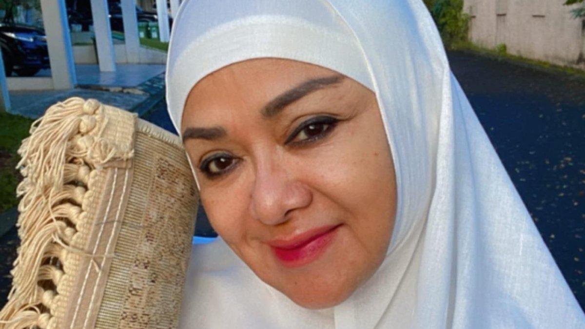 Penyanyi senior Betharia Sonata terkena stroke, ini profilnya