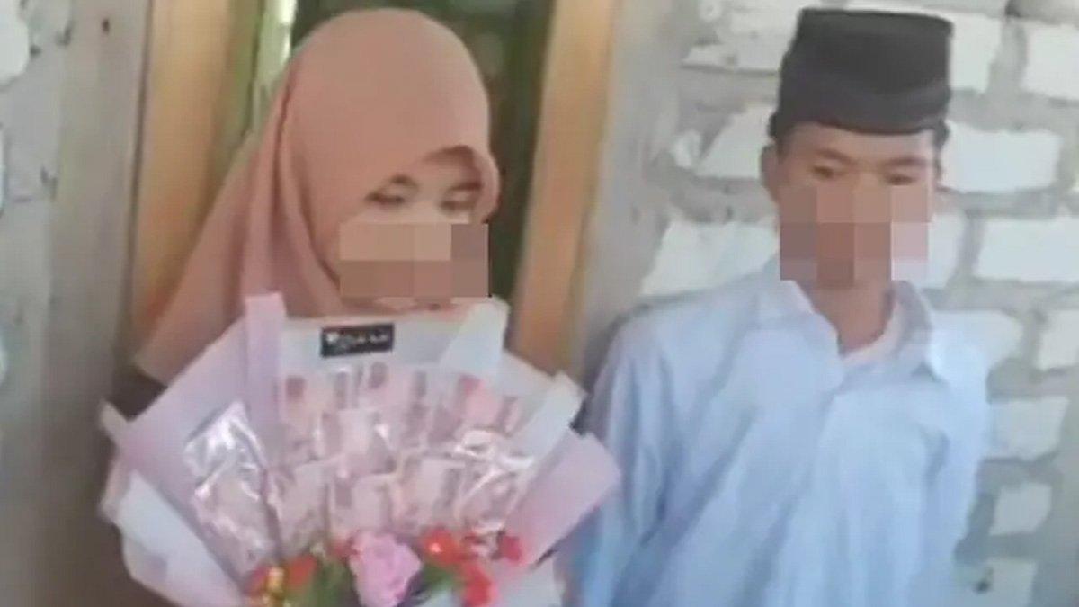 Pernikahan anak di bawah umur di Madura.