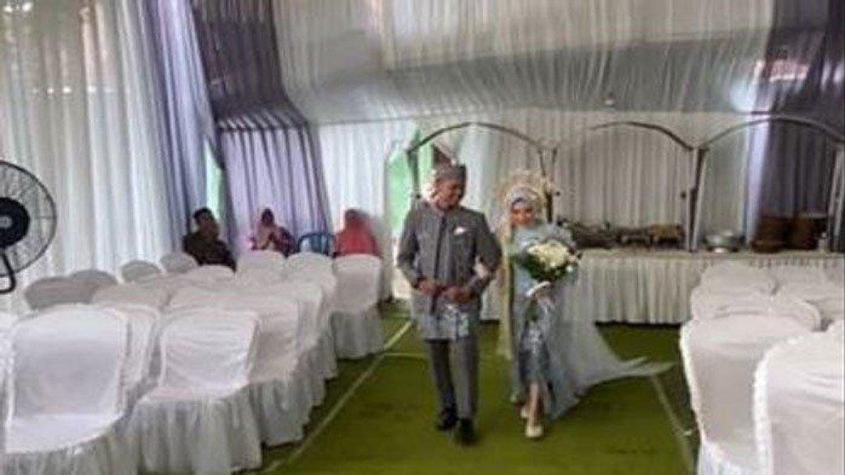 Pernikahan pengantin tanpa tamu