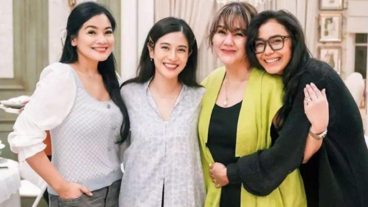 Persahabatan para pemain film AADC.