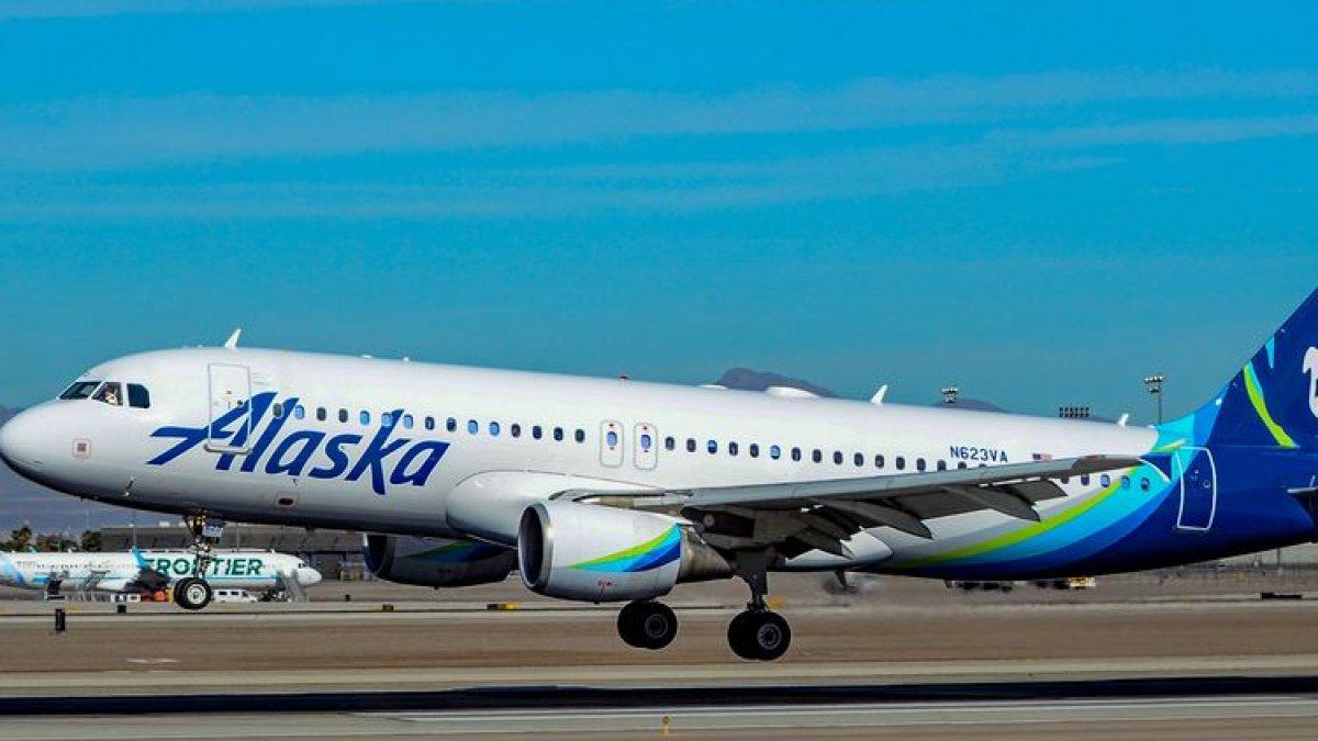 Pesawat Alaska Airlines. Oleh karena dua pilot Alaska Airlines bertengkar, penerbangan AS1080 dari Washington ke San Fransisco pada Senin (18/7/2022) tertunda dua jam.