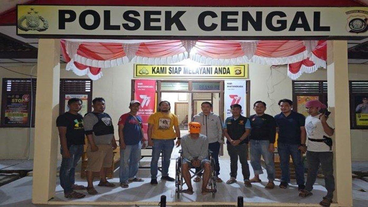 Polisi menangkap Rinto (38) tersangka pembunuhan yang dipicu karena ditagih utang sebesar Rp3 Juta oleh korban