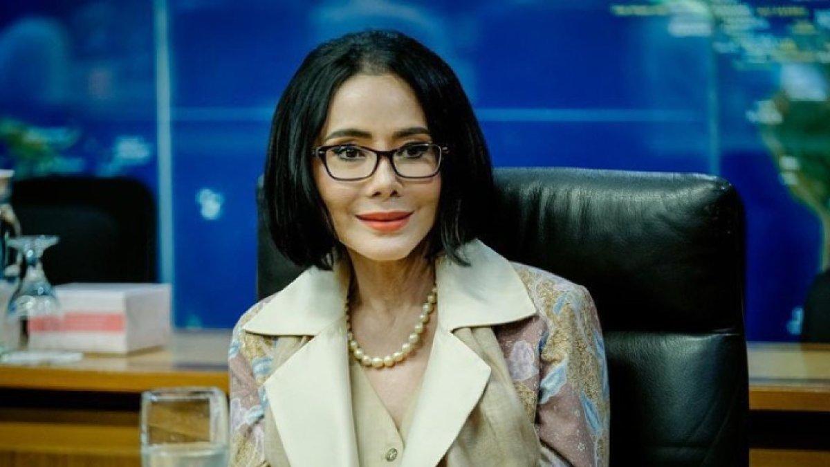Poppy Dharsono, mantan model sekaligus desainer istri Moerdani