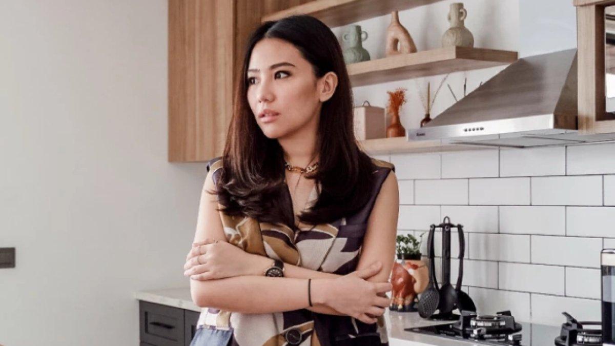 Potret Adine Nakety pacar Marrel Suryokusumo cucu Sultan Hamengkubuwono X