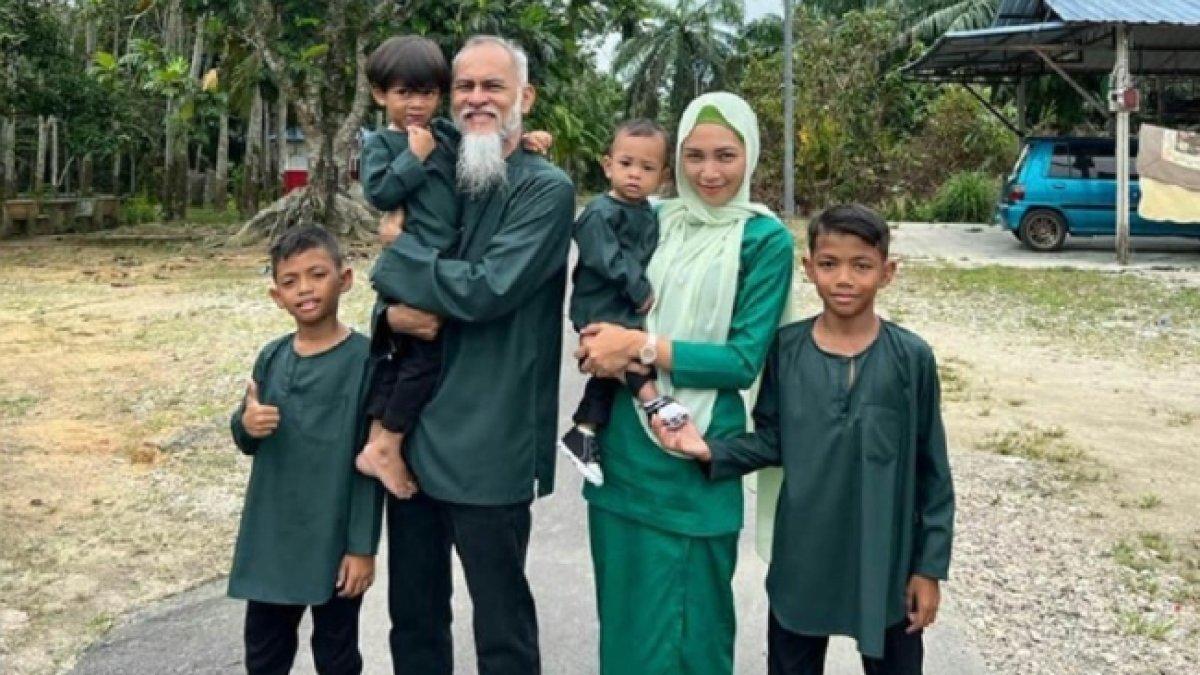 Potret Amar Graseka bersama keluarganya