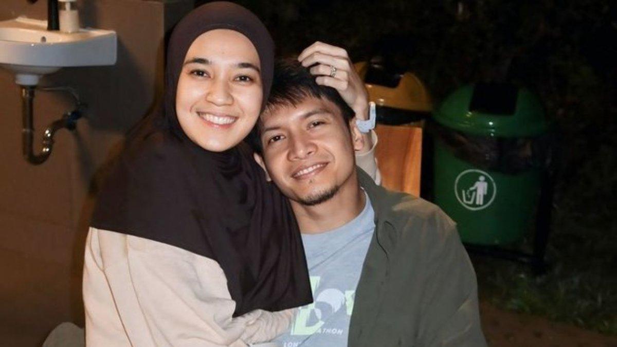 Potret Dhini Aminarti dan Dimas Seto.