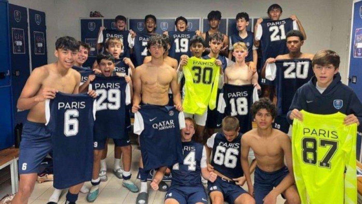 Potret Diego Sinathrya saat beramin di PSG Pro Academy.
