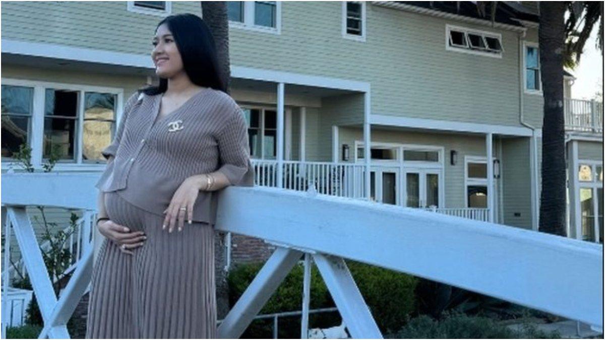 Potret Erina Gudono dan Kaesang Pangarep jalan-jalan di California, Amerika Serikat.