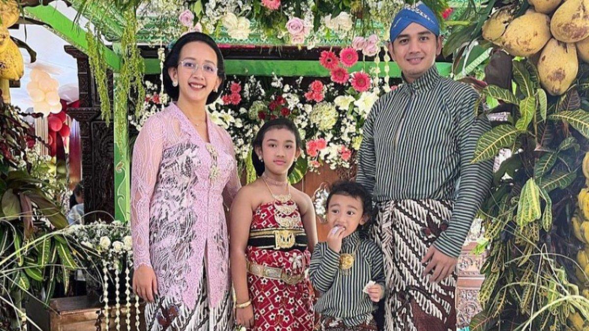 Potret GKR Bendara anak bungsu Sultan Hamengkubuwono X bersama suami dan anak