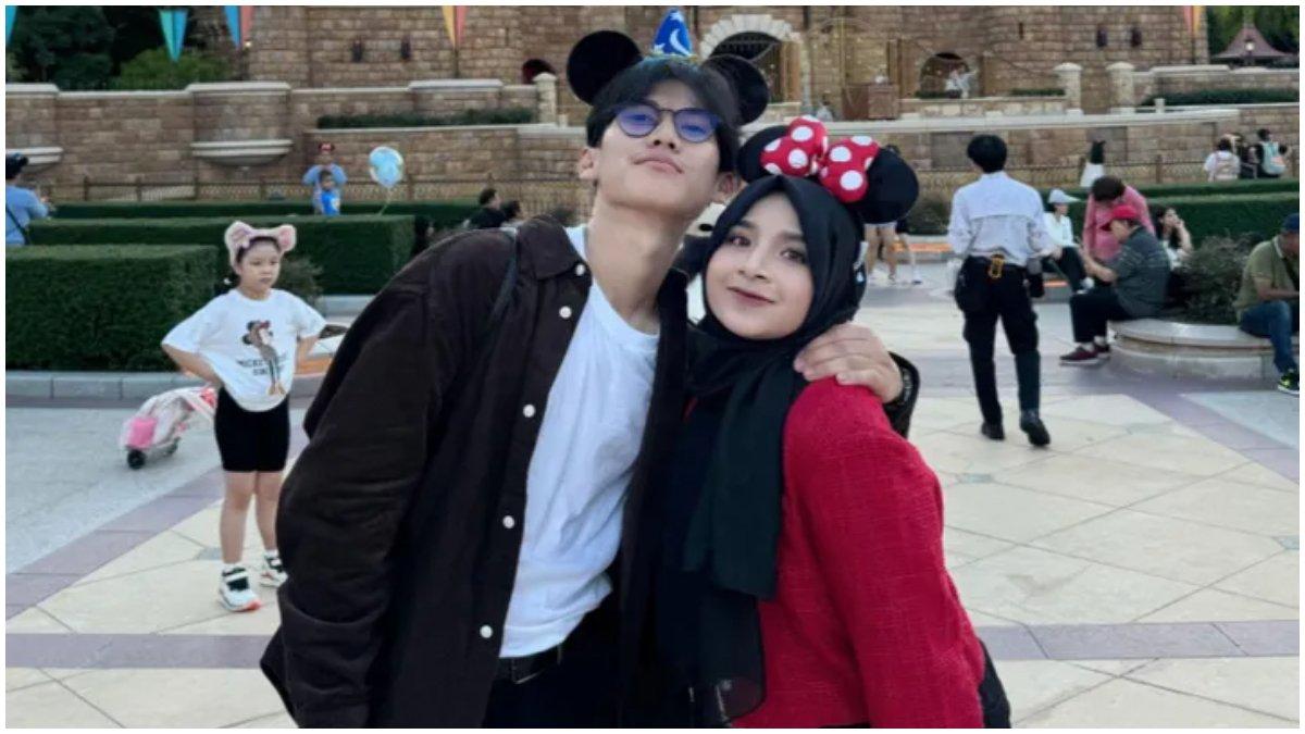Potret Gevira bersama pasangannya.