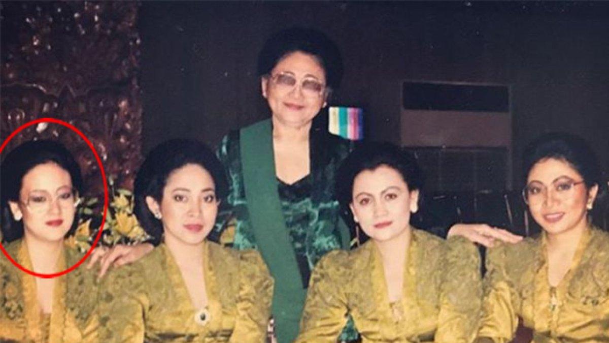 Potret Halimah Agustina kamil mantan istri Bambang Trihatmodjo waktu muda bersama ibu mertua dan ipar
