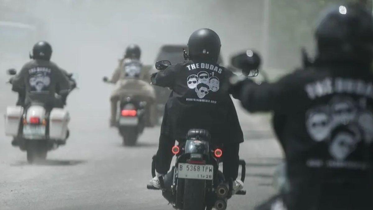 Potret Raffi Ahmad, Gading Marten, Ariel NOAH dan Desta motoran bareng.