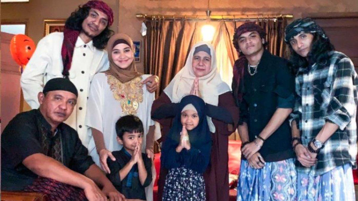 Potret Rumah Vadel Badjideh Kekasih Lolly Putri Nikita Mirzani