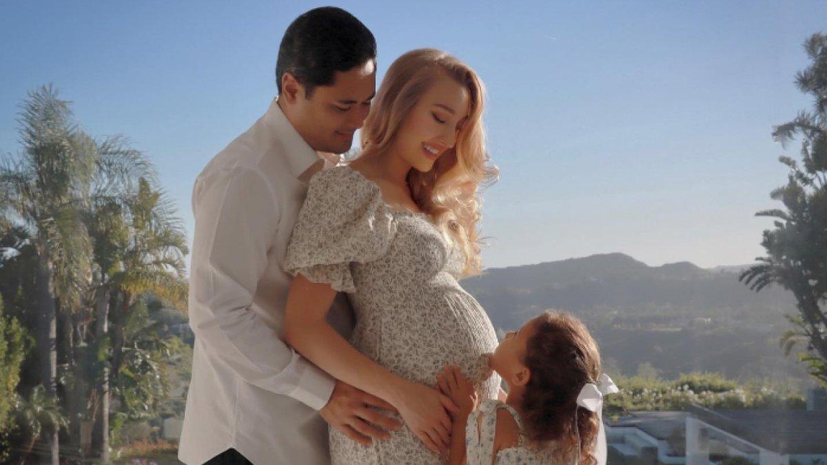 Potret Varsha Strauss istri Panji Trihatmodjo hamil anak kedua.
