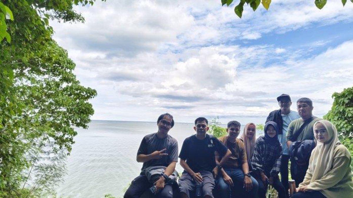 DESTINASI WISATA- Potret destinasi wisata yang ada di Bukit Cempalagi Desa Mallari, Kecamatan Awangpone (2/1/2025). Objek wisata di Mallari butuh perhatian pemerintah.