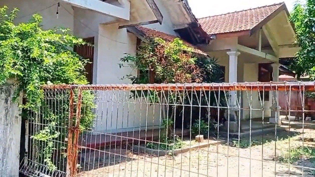 Potret halaman luar rumah Abiem Ngesti.