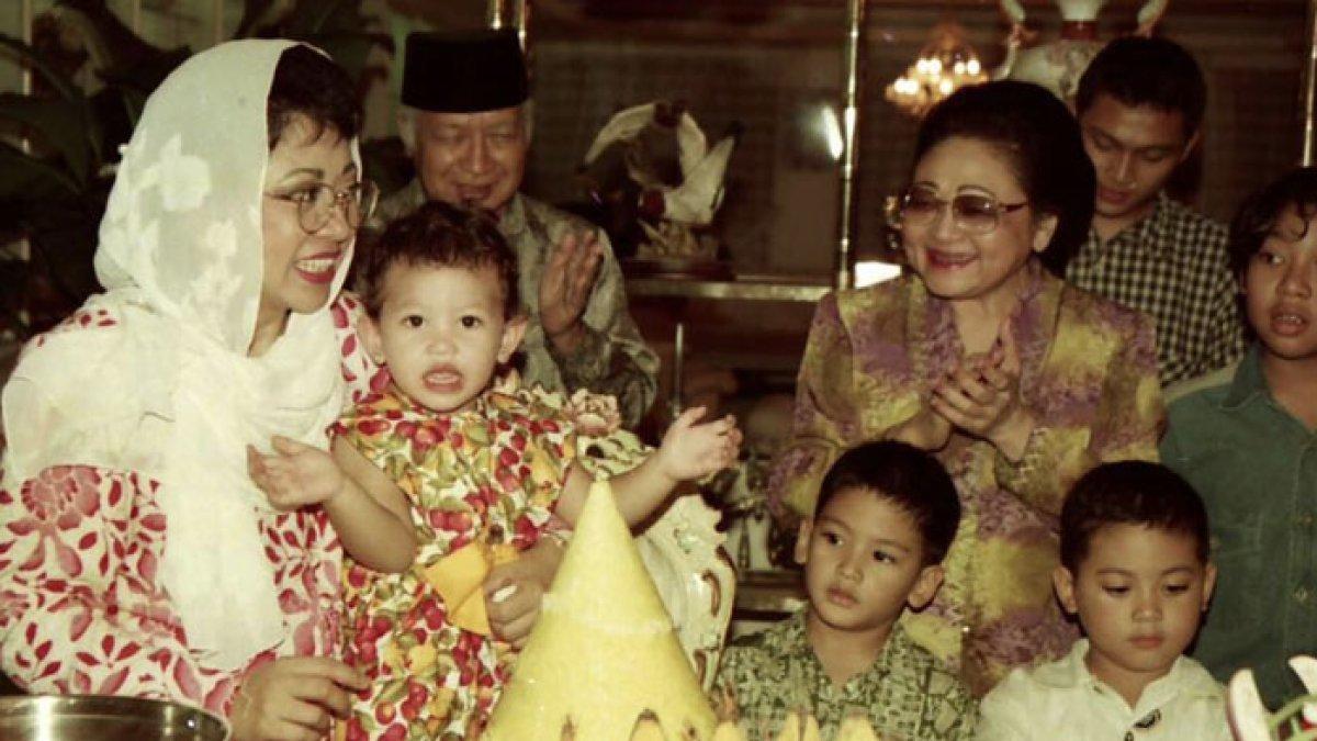 Potret kedekatan Danvy Rukmana putri Annisa Trihapsari yang dirawat Tutut Soeharto sejak kecil