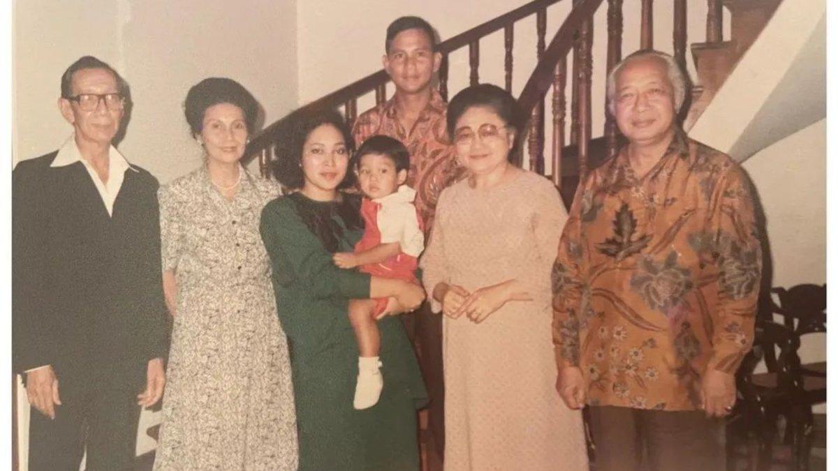 Potret masa kecil Didit Hediprasetyo bersama Soeharto.