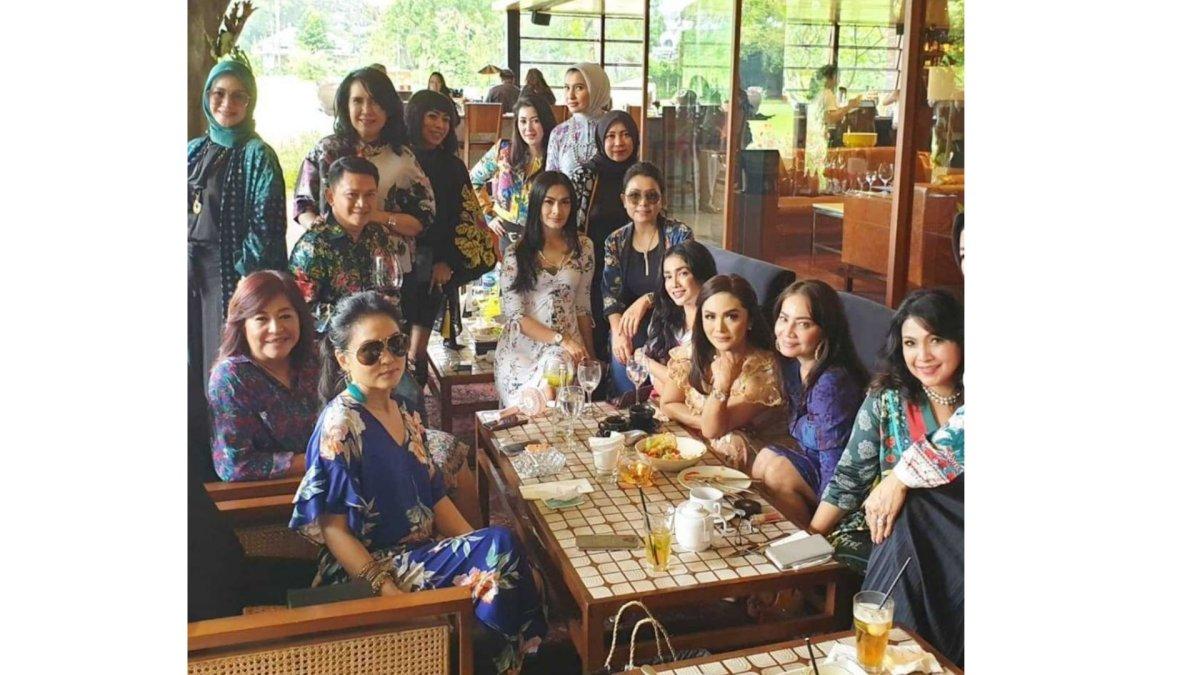 Potret para anggota geng Kepompong.