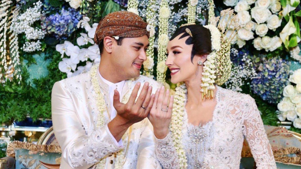 Potret pernikahan Panji Adhikumoro anak sulung Bambang Trihatmodjo dengan Varsha Strauss