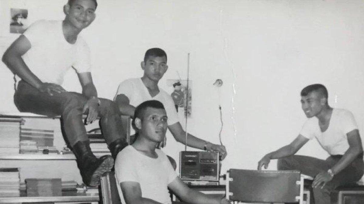 Prabowo Subianto (kiri) dan Sjafrie Sjamsoeddin (kedua kiri belakang) saat menjadi taruna Akmil