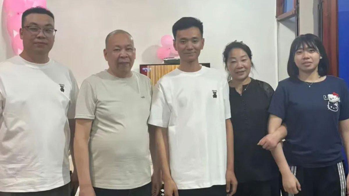 Pria China 33 Tahun Diadopsi Keluarga Miskin, Ternyata Aslinya Anak Orang Kaya