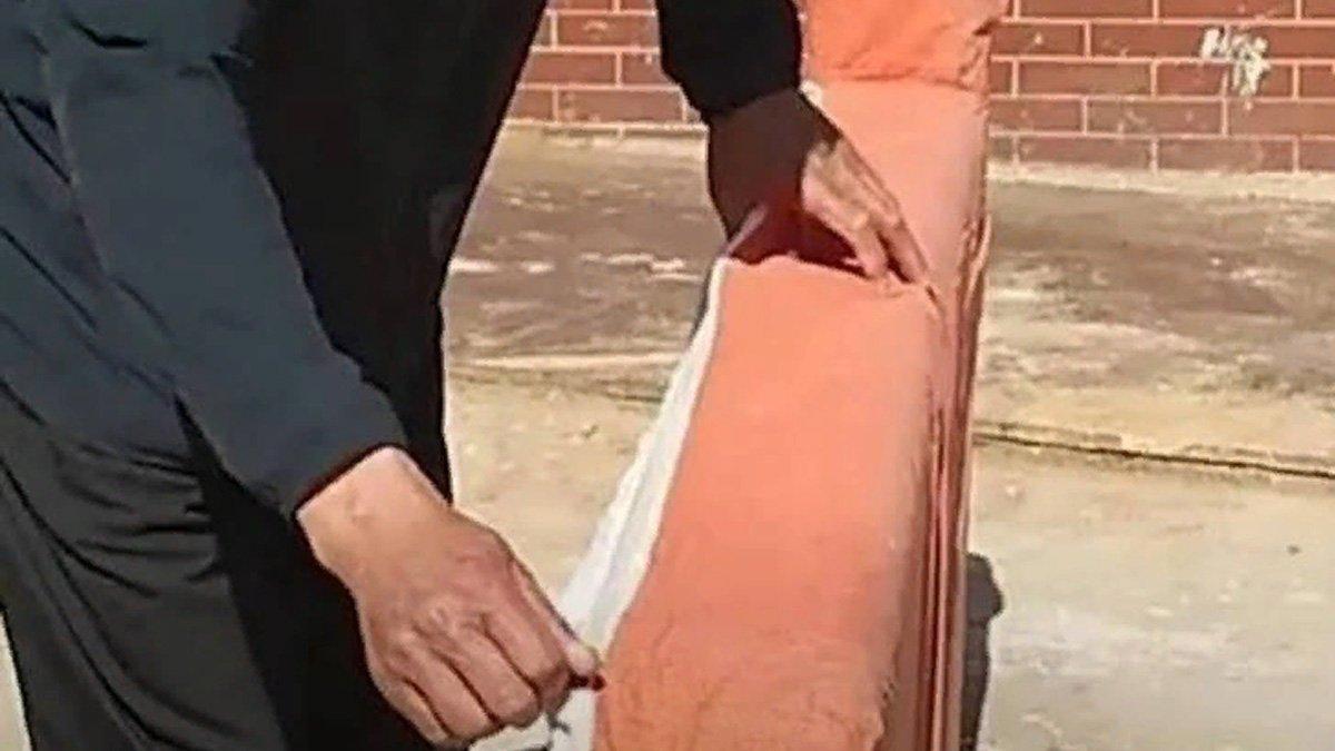 Pria bernama Wong temukan sofa bekas, isinya ada buku tabungan berisi Rp 350 juta.