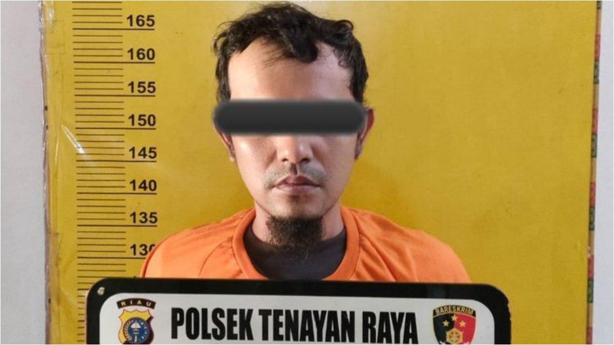 Pria di Pekanbaru aniaya temannya sendiri karena tidak terima ibunya dihina.