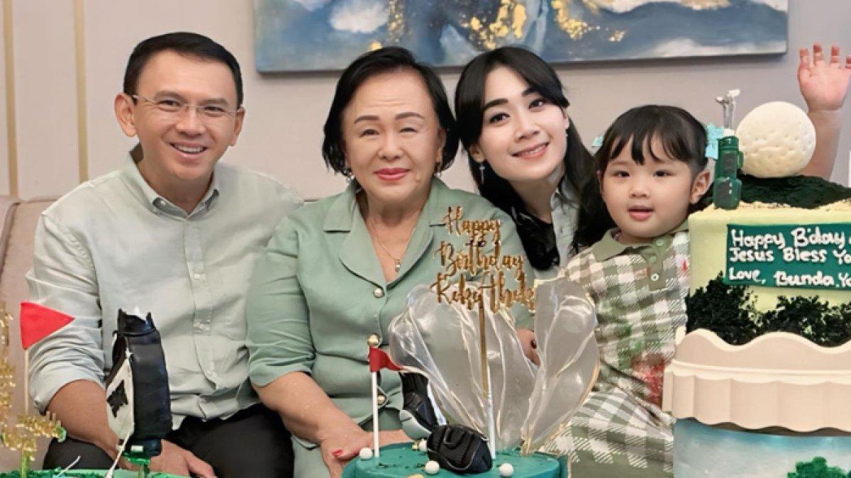 Puput Nastiti Devi pamer kedekatan dengan ibunda Ahok