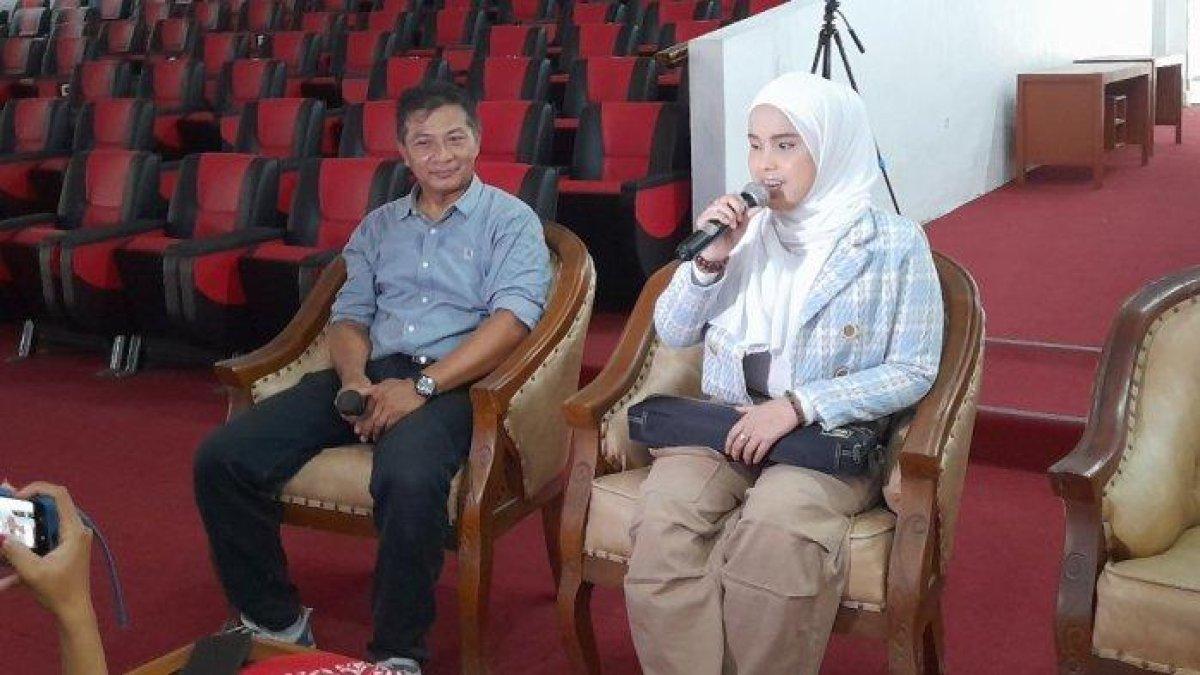 Putri Ariani saat menggelar jumpa pers di SMM Yogyakarta, Minggu (8/10/2023). Dalam kesempatan itu, dia menjelaskan alasannya memilih melanjutkan pendidikannya di The Juilliard School.