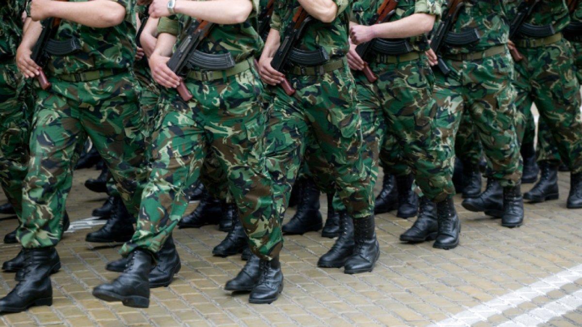 Berikut ini tabel rincian gaji Tamtama TNI hingga Perwira Tinggi tahun 2025, setelah ada wacana kenaikan, dan ditambah 6 tunjangan selain gaji pokok. - Ilustrasi prajurit TNI.