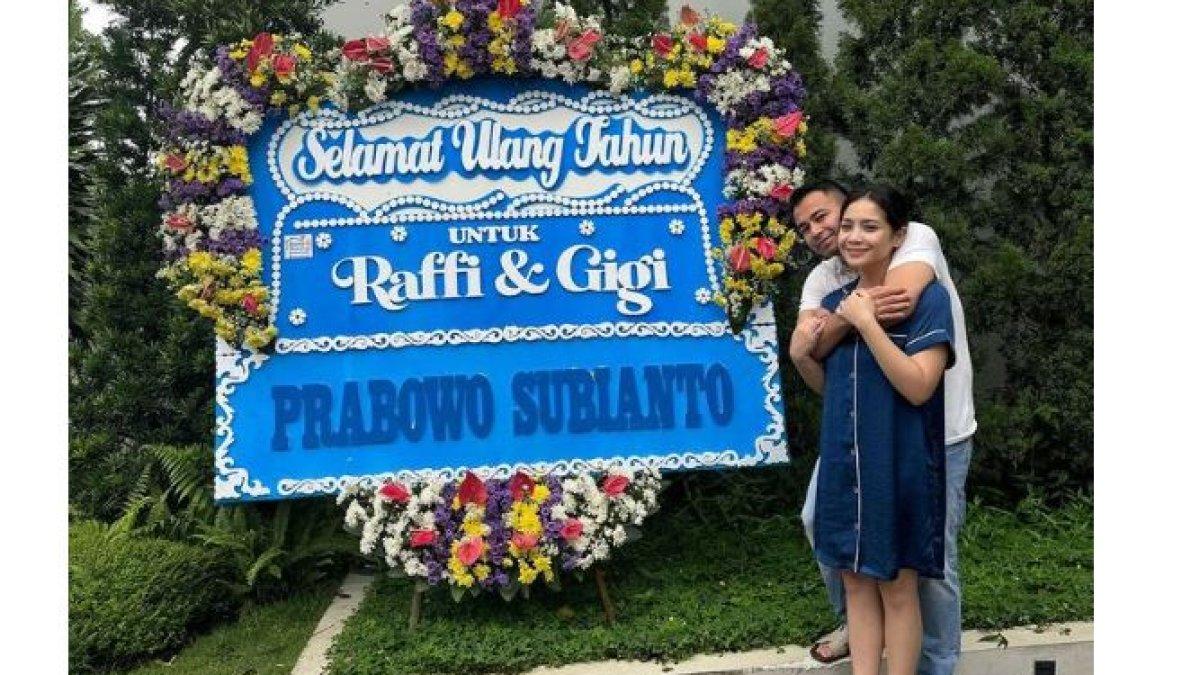 Raffi dan Nagita rayakan anniversary ke-10, dapat karangan bunga dari Prabowo Subianto