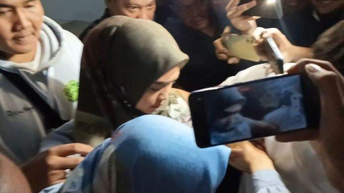 Ria Ricis ingin diperhatikan Teuku Ryan.