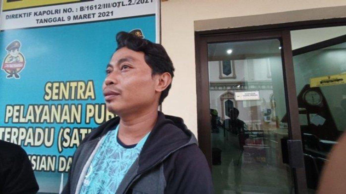 Rikarno orang tua korban Santri Ponpes di Jambi Jadi Korban Perundungan Senior.