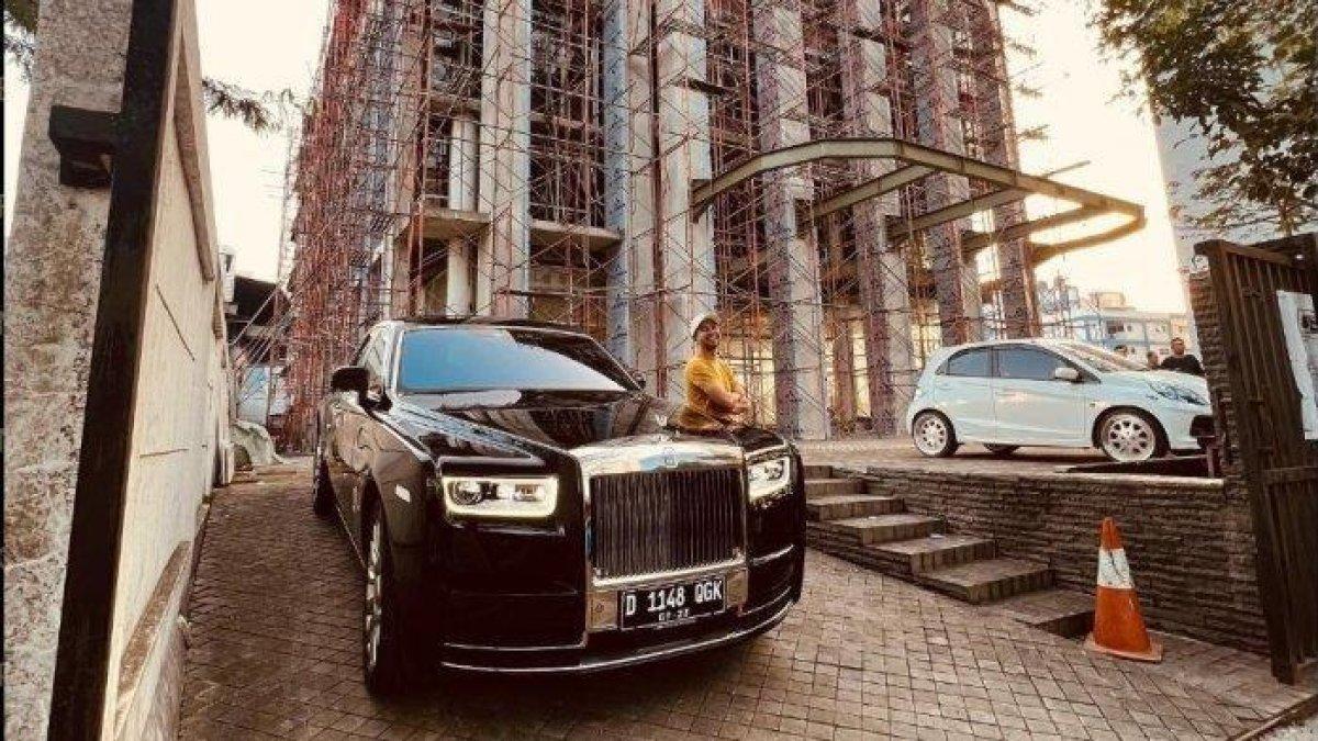 Roll Royce milik Raffi Ahmad