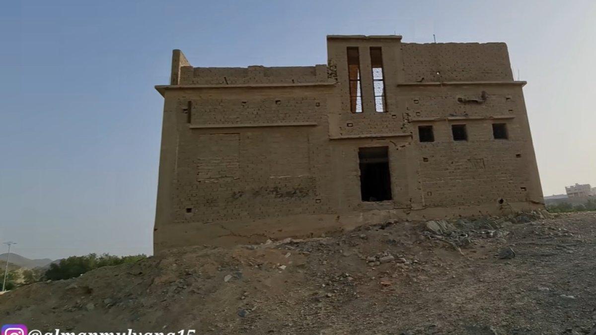 Rumah di Arab selalu gagal dihancurkan dengan alat berat