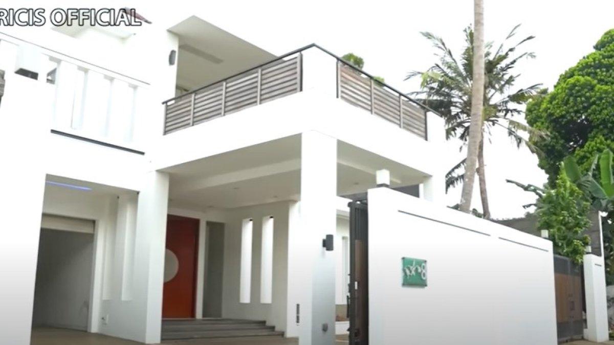 Rumah mewah Ria Ricis dan Teuku Ryan yang masih nyicil.